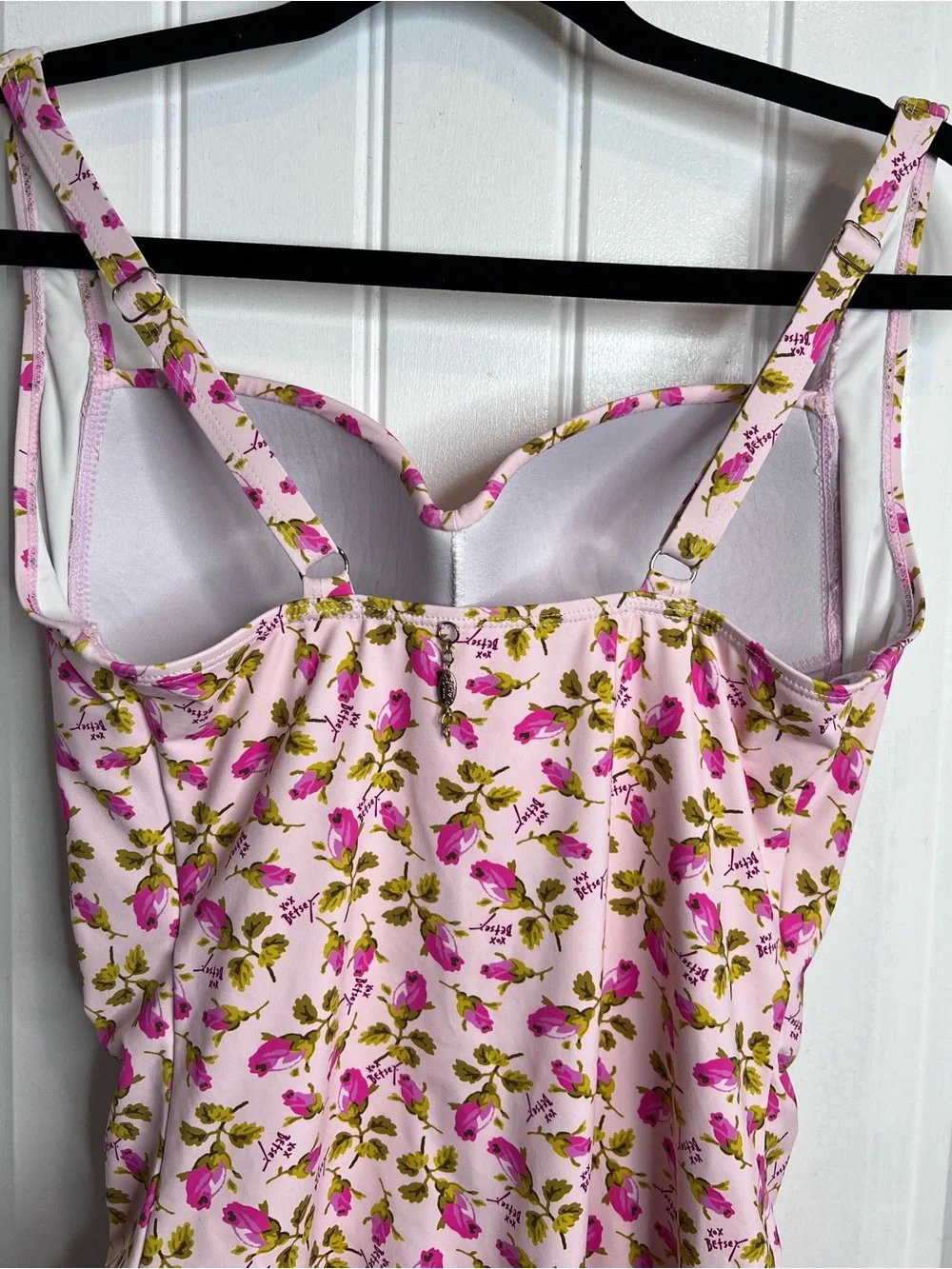 Betsey Johnson Pink Rose Buds‎ Floral Shirred One-Piece Swimsuit. Size Large.